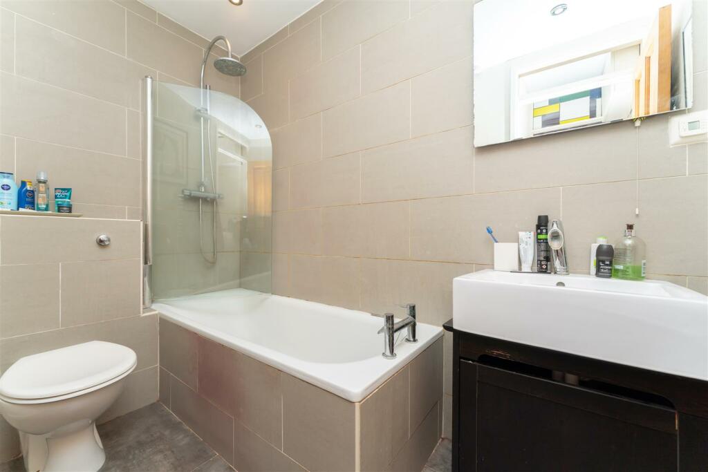 140a Uxbridge Bath.jpg