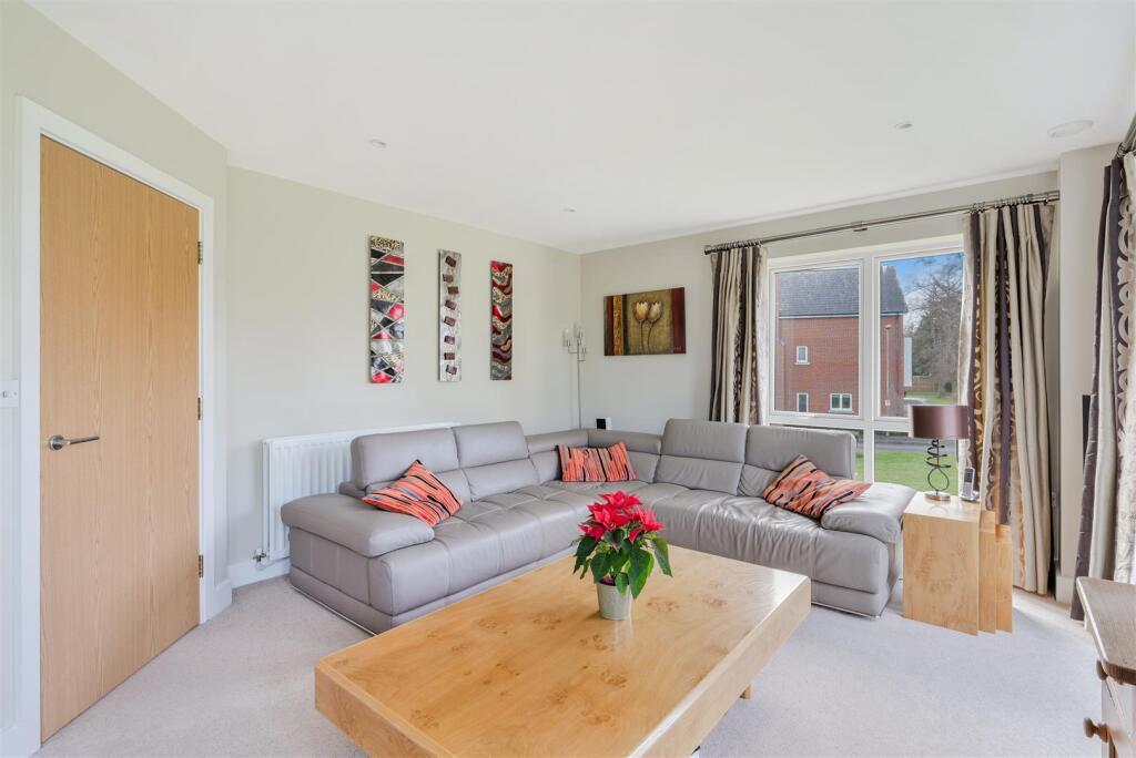 MULBERYY CLOSE (23).jpg