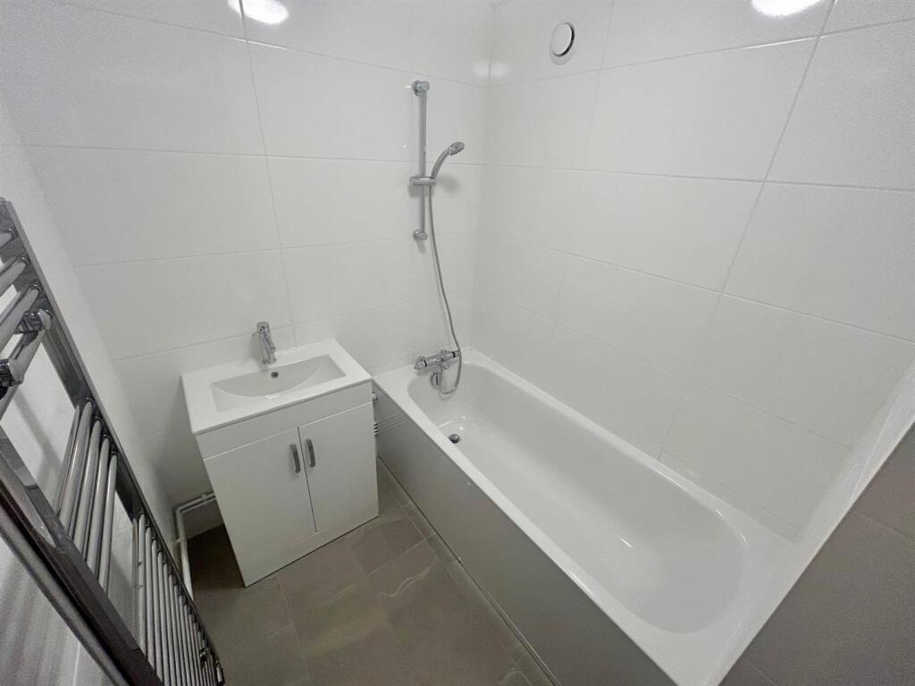 bath 1.jpg