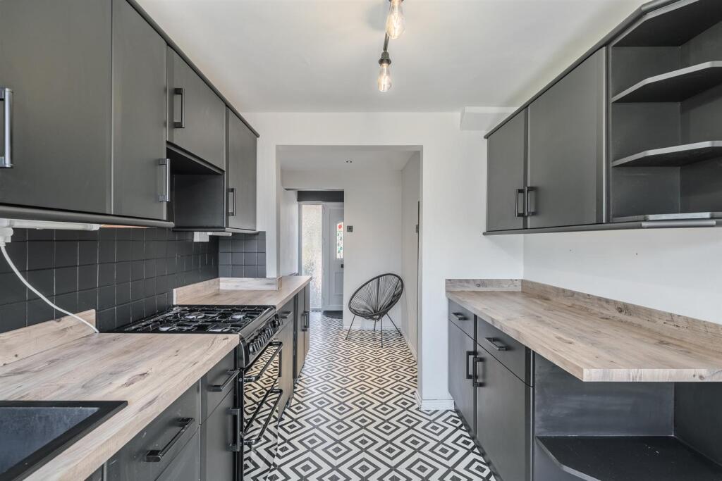 73 Caerwent Road-9.jpg