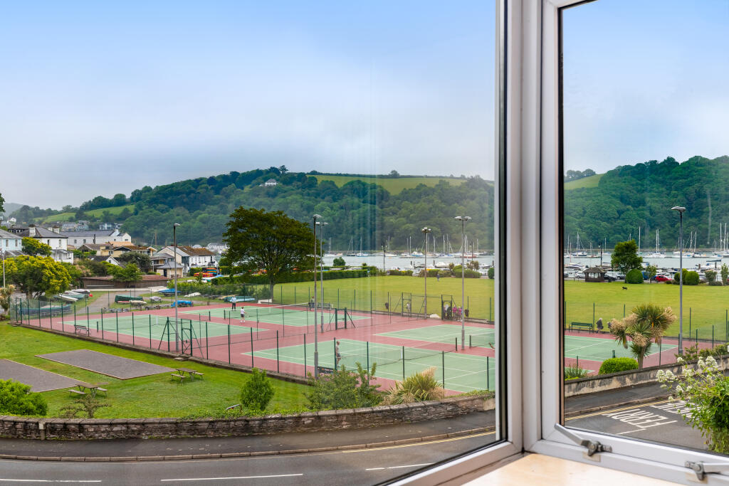 20 Bed View 9 College Way Dartmouth - 250529