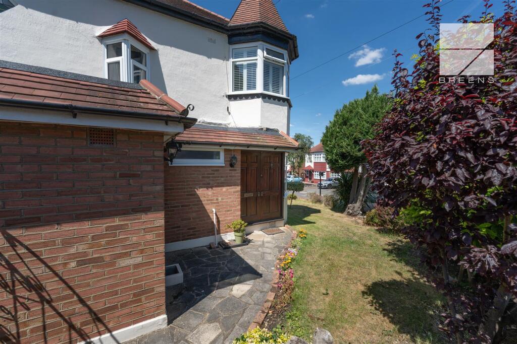 61 Brindwood Road_0022.jpg