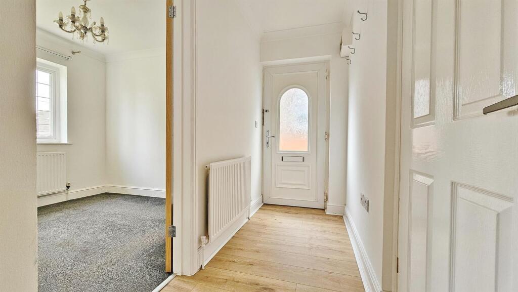 ENTRANCE HALL..jpeg