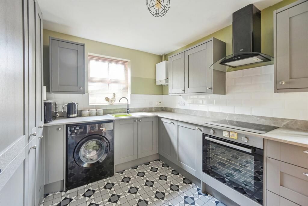 Kitchen:
