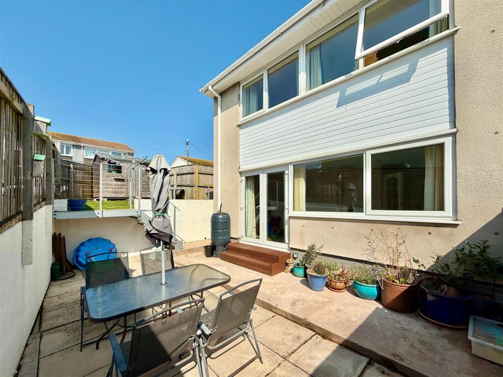 Rear Right Quarter.jpg