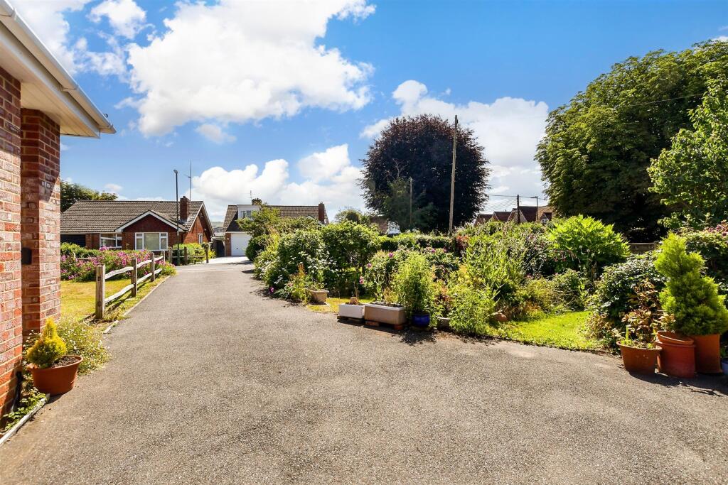 Driveway/Parking