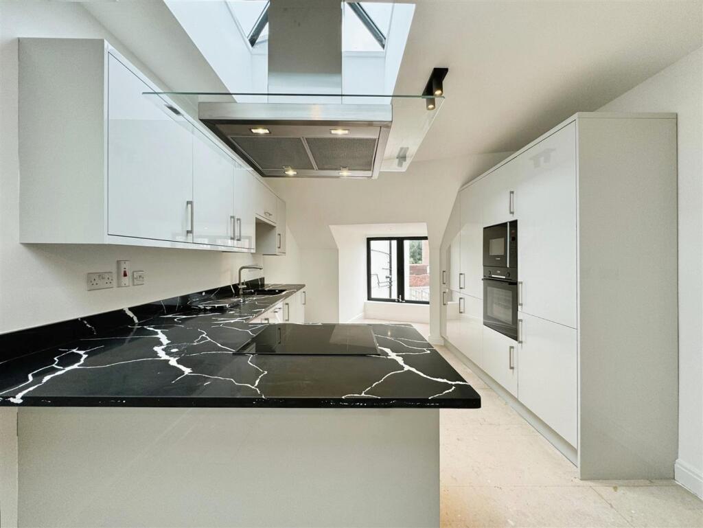 Kitchen (2)
