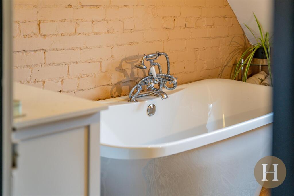 Hadleigh Estate Agents-40.jpg