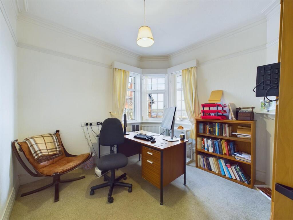 Bedroom: