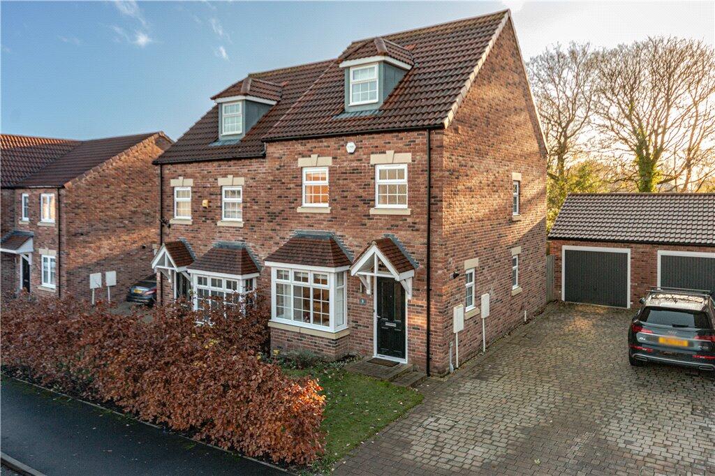 Woodlands Grove, Leeds, West Yorkshire, LS16