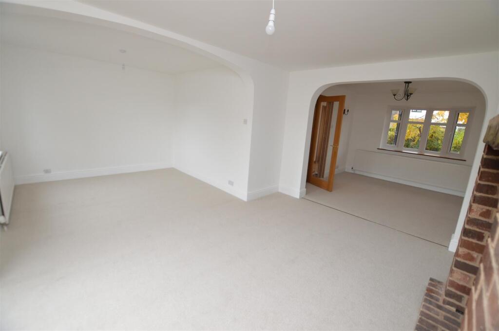 Lounge/dining room