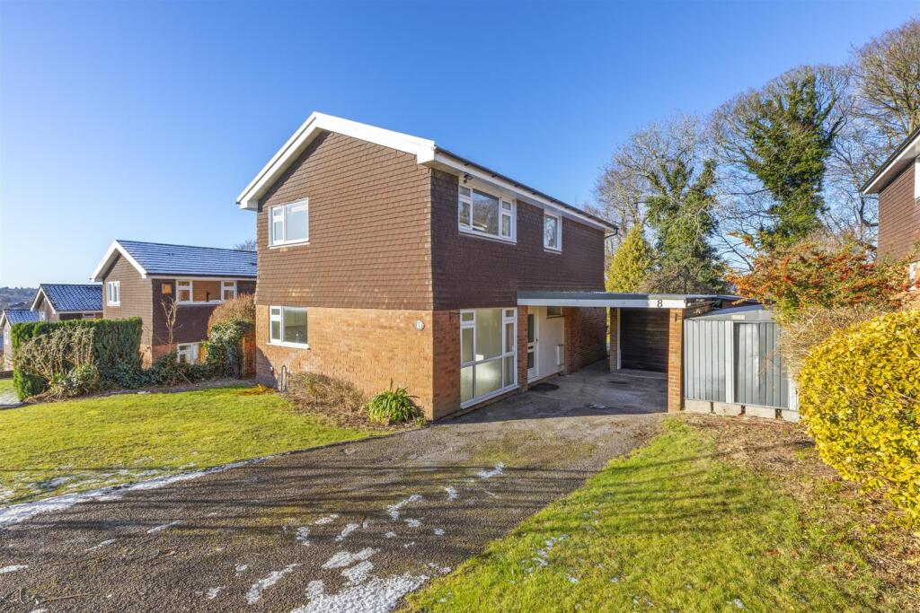 8 Foxhill Close, HP13 5BL-15.jpg