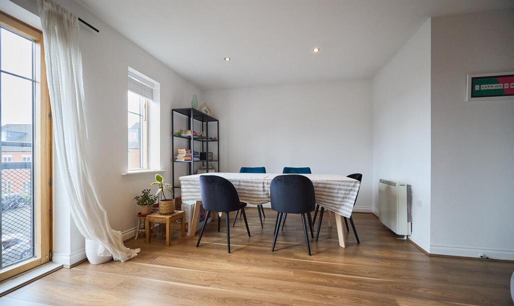 Through Lounge/Diner