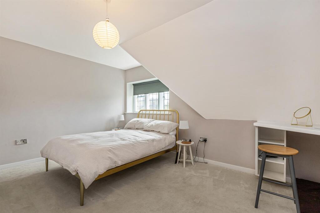 Master Bedroom 1.jpg