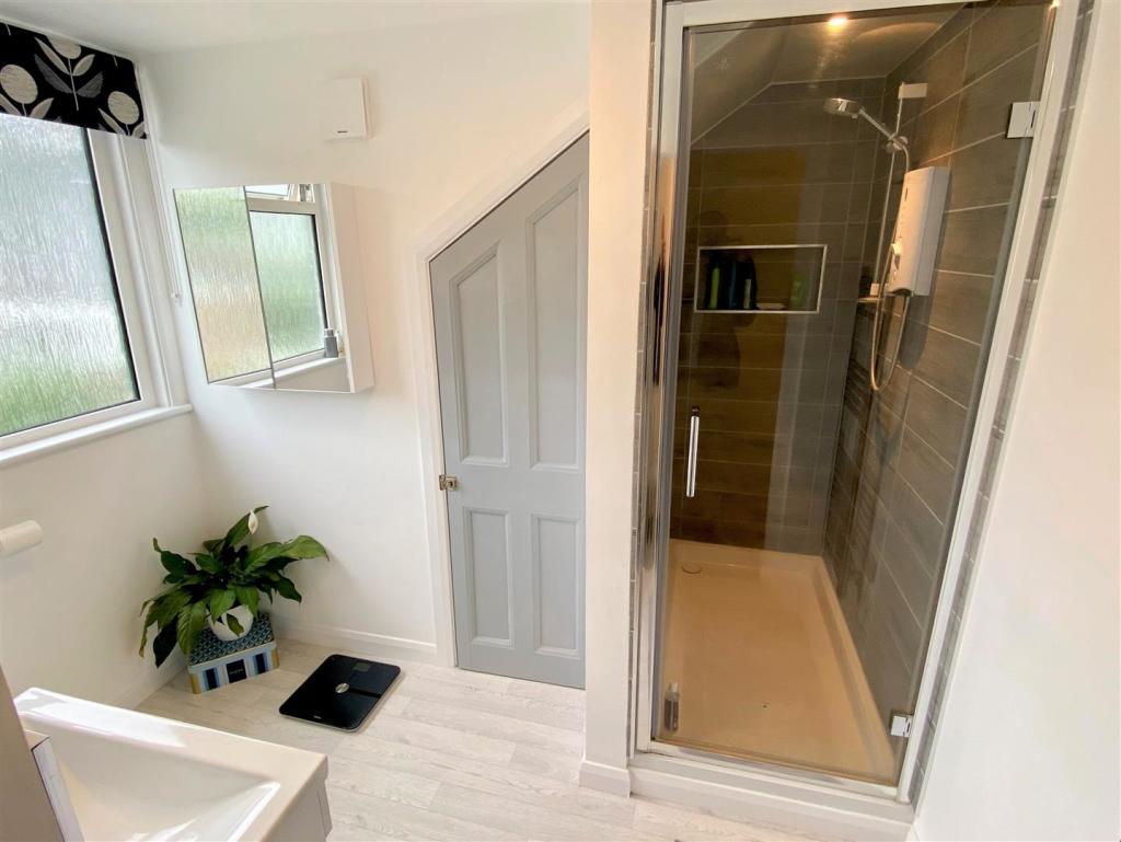 Upper Deck Shower Room
