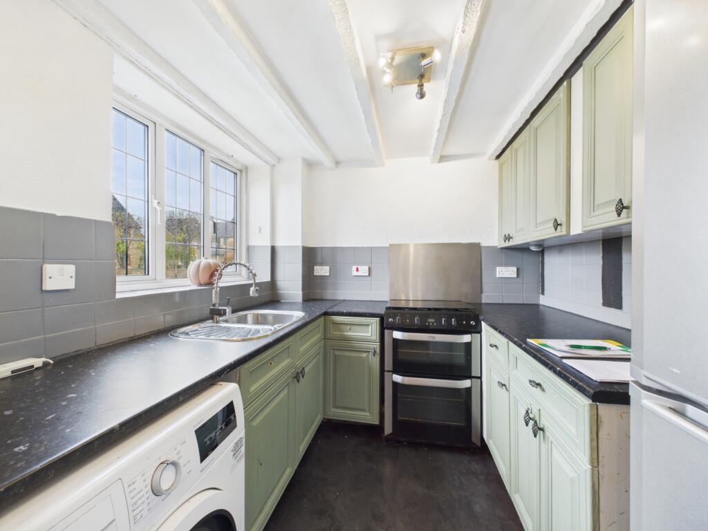 CAM01721G0-PR0103-STILL007