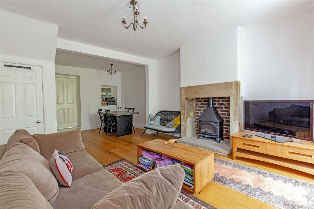 Reception Room-2.jpg