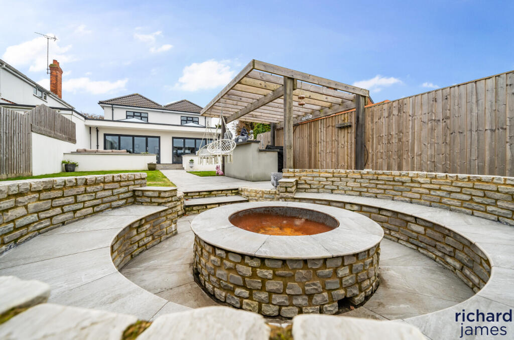 aff54b18-c608-4e6...