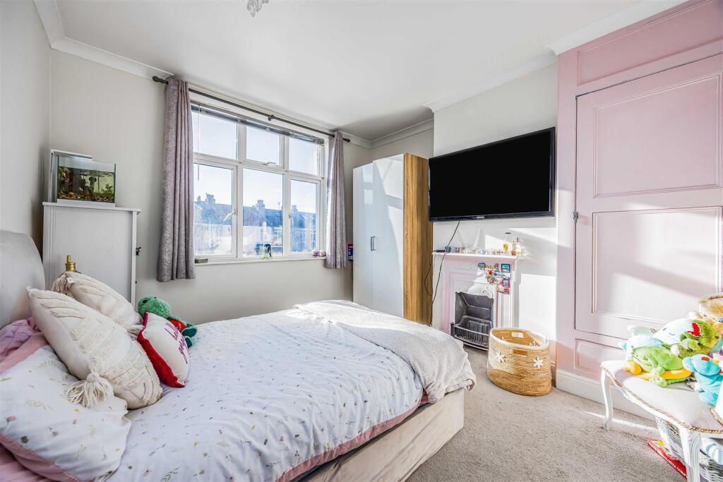 32 Hewett Road, Hilsea-Small-PorticoMarketing-Sold