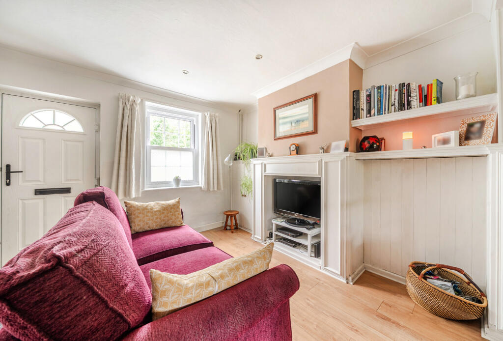 1387447-11-693bee...