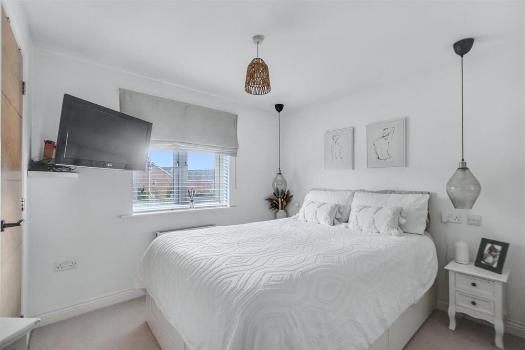 Bedroom 2_1.jpeg