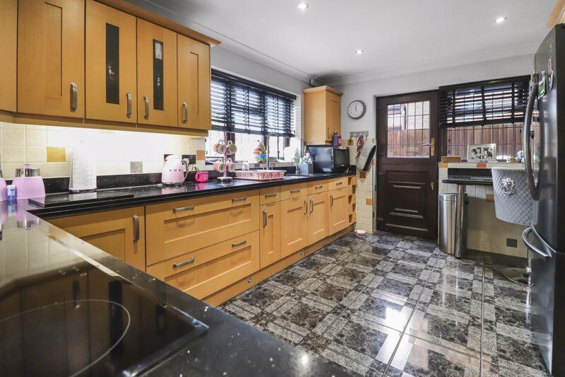 Kitchen / Breakfast Room