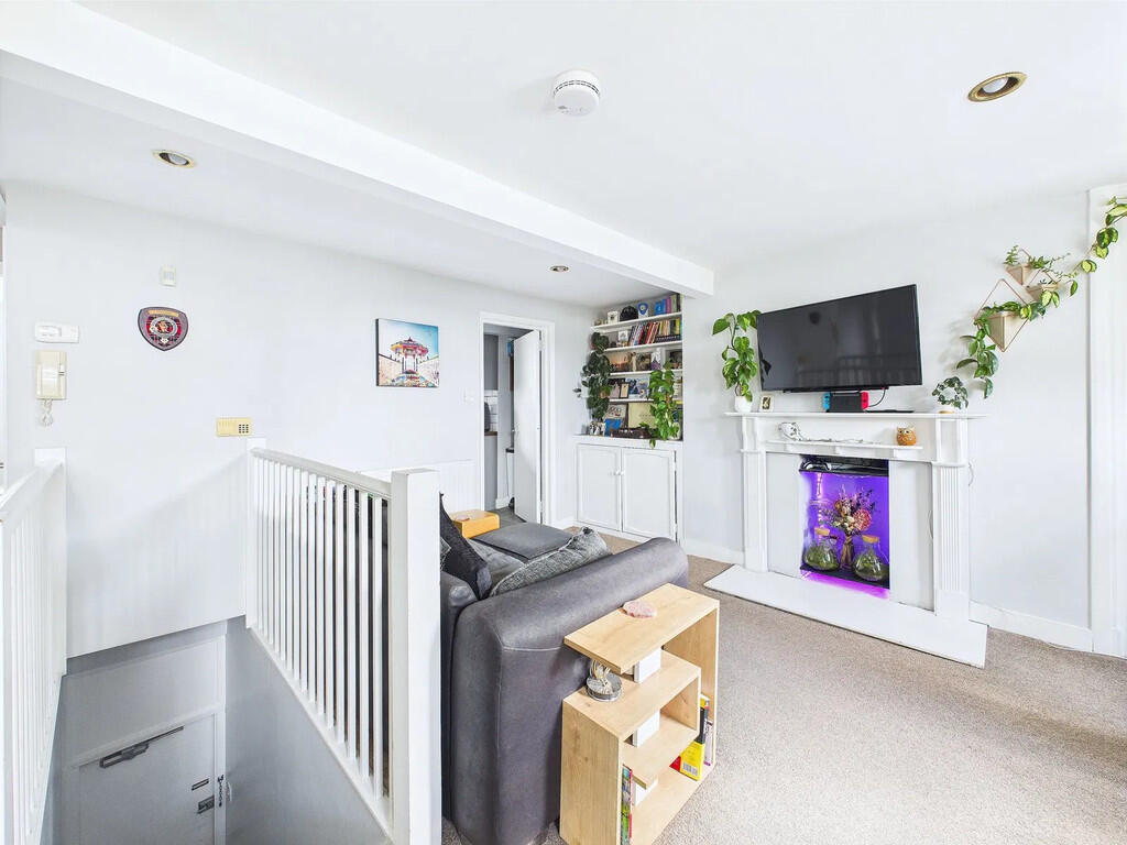 CAM03987G0-PR0073...