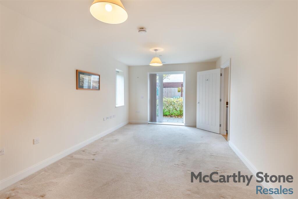 8668601-interior08.jpg