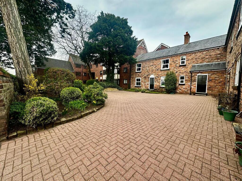 front courtyard parking
