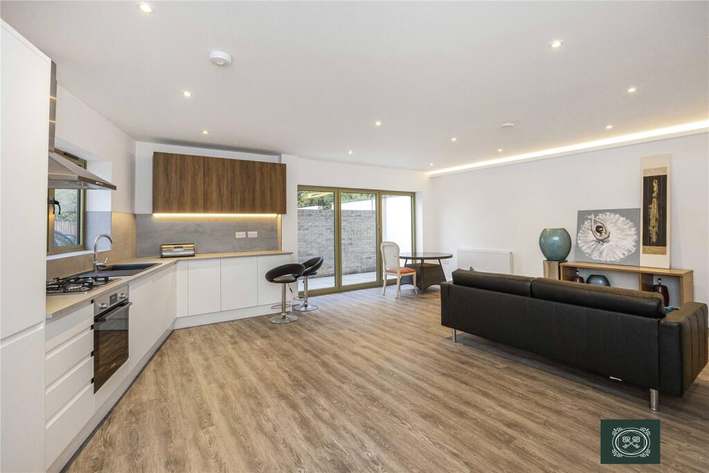 Kitchen/Reception
