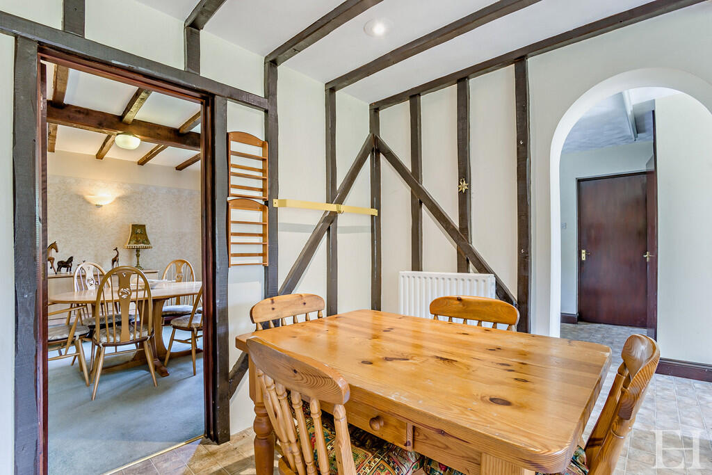 8652915-interiorW...