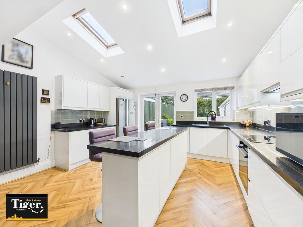 CAM03440G0-PR0302...