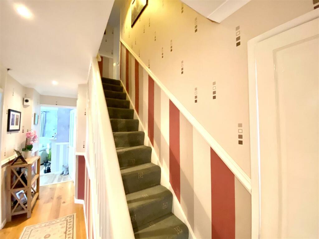 INNER HALLWAY