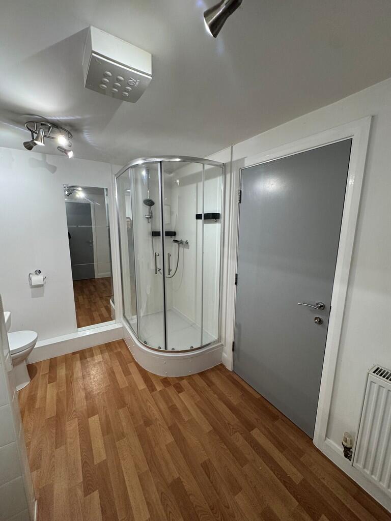 bathroom x3