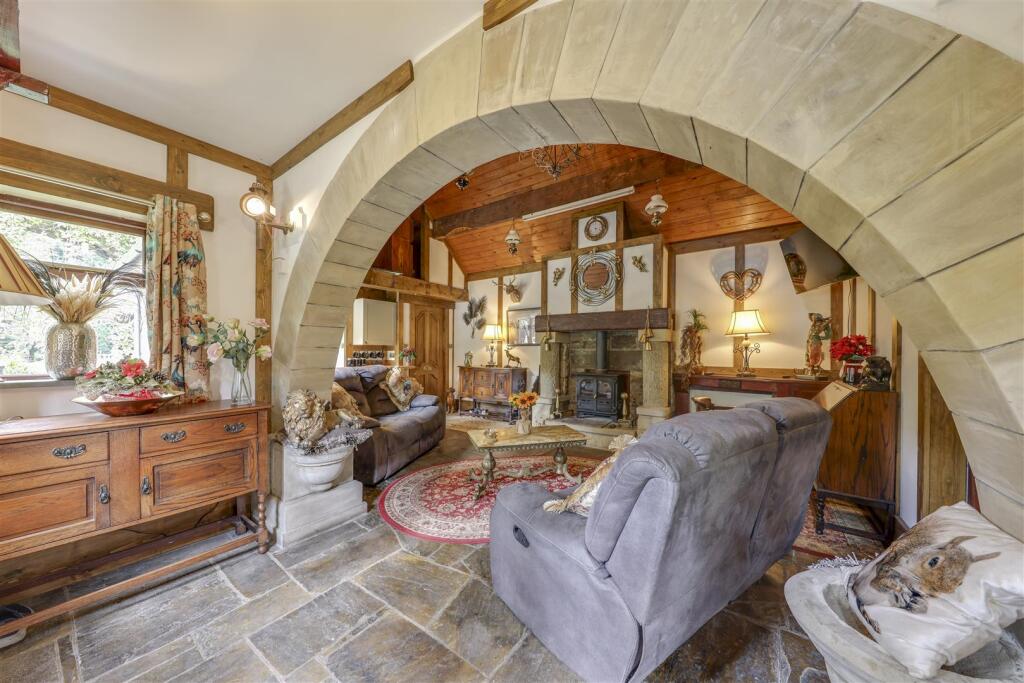 Entrance Hall Leading to Lounge