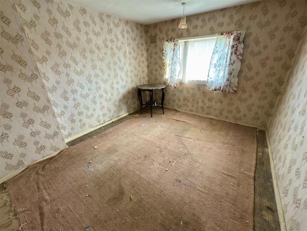 BED1.jpg