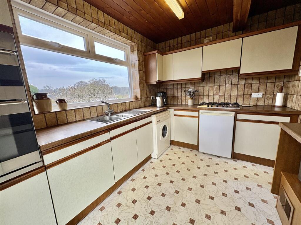 Bramleys Estate Agents - Sefton Avenue - Elland (2