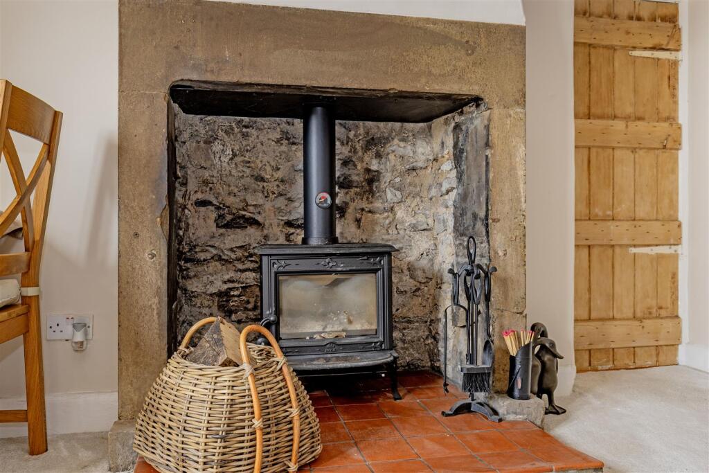 Reception Room-1.jpg