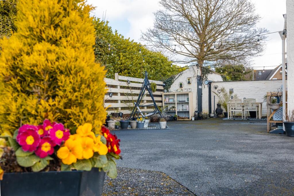 Stables Close-27.jpg