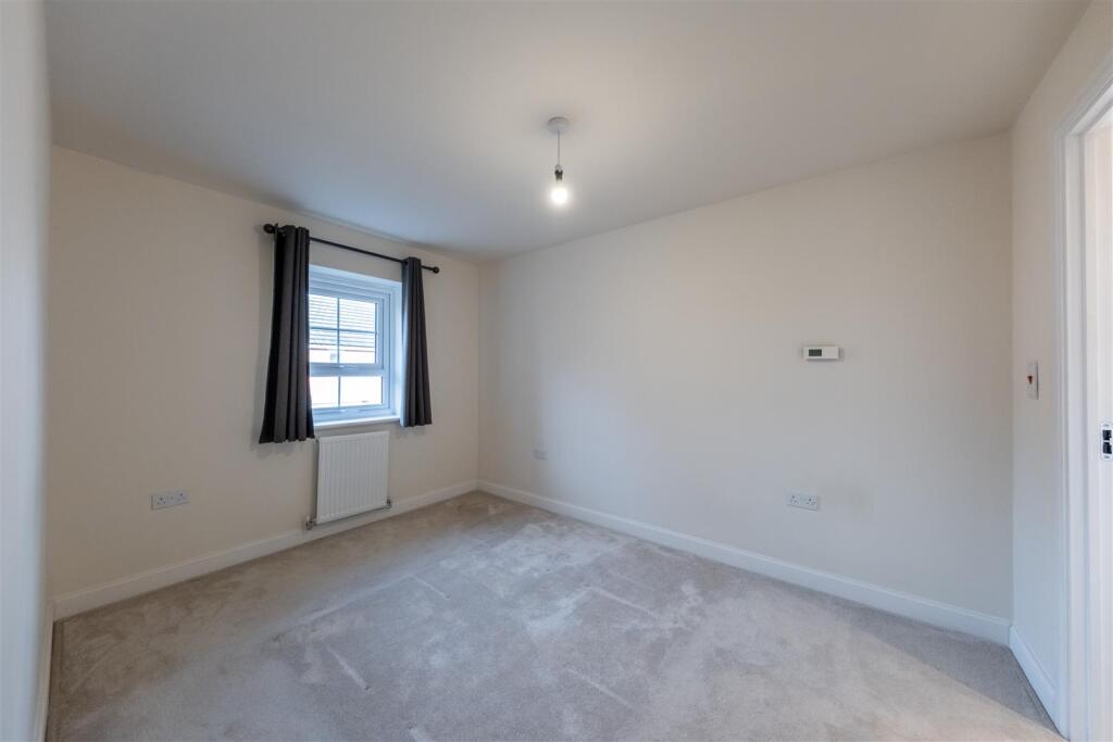 3 Dahlia Crescent-012.jpg