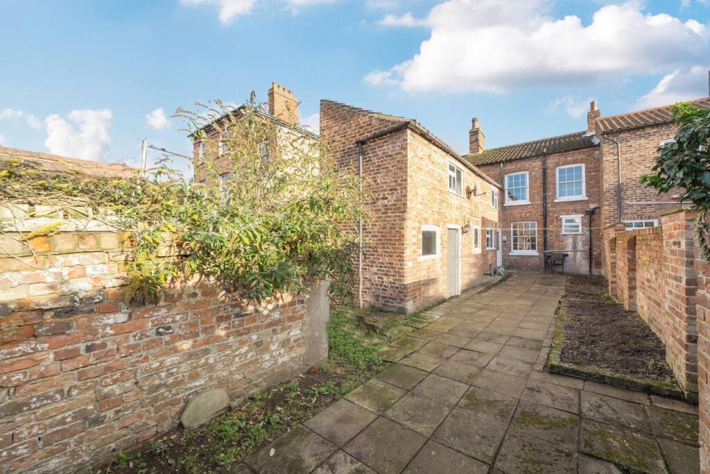 REAR OF THE PROPERTY.jpg