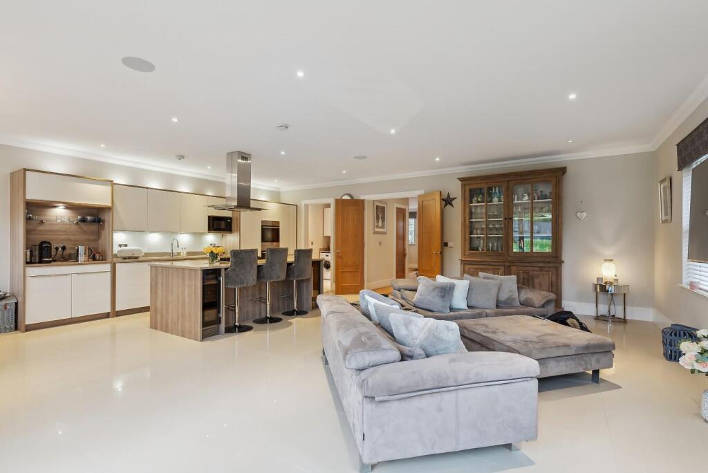 Open plan shot.jpeg