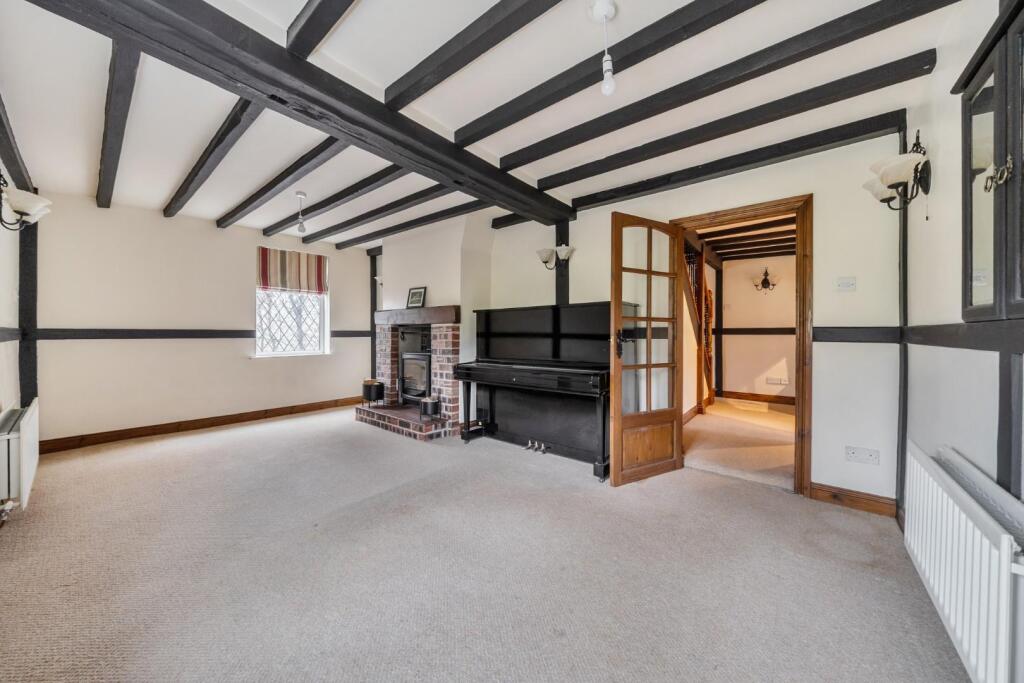 Living Room 3.jpg