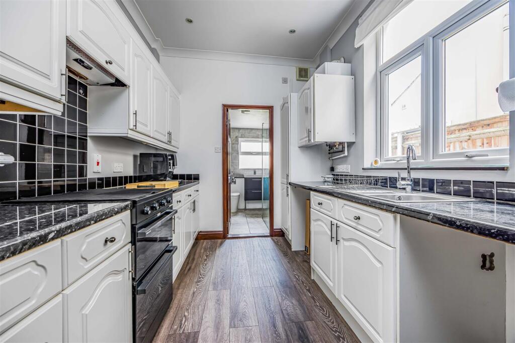 81 Manor Road, Fratton-Small-PorticoMarketing-Sold