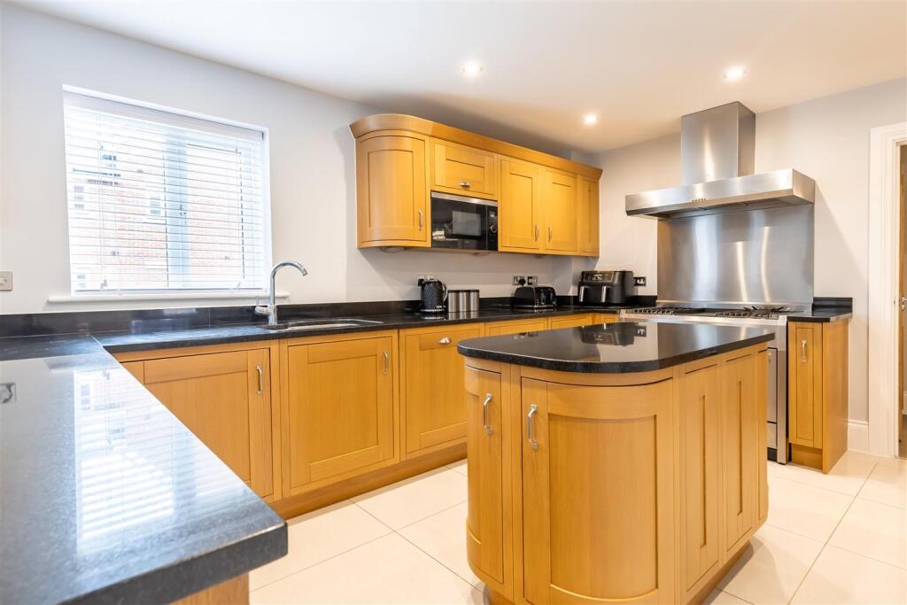 39 Kings Wood (8).jpg