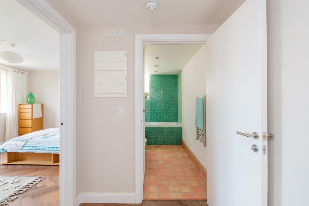 SEILILRETAW421 - Hallway A.jpg