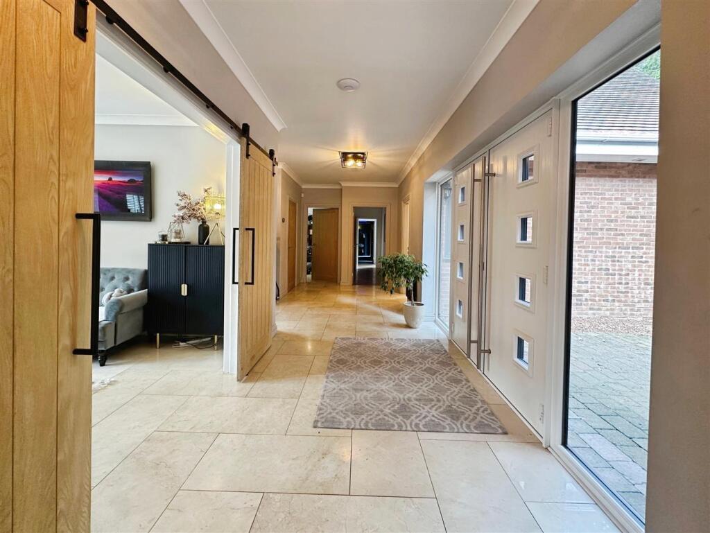 1b3c9173--4303-9FBE-F7EE3AB24C85-46764-00000FF076C