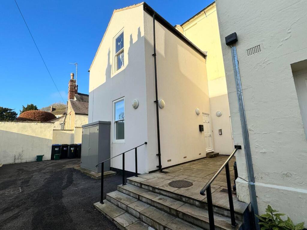 Front &amp; Parking.jpg