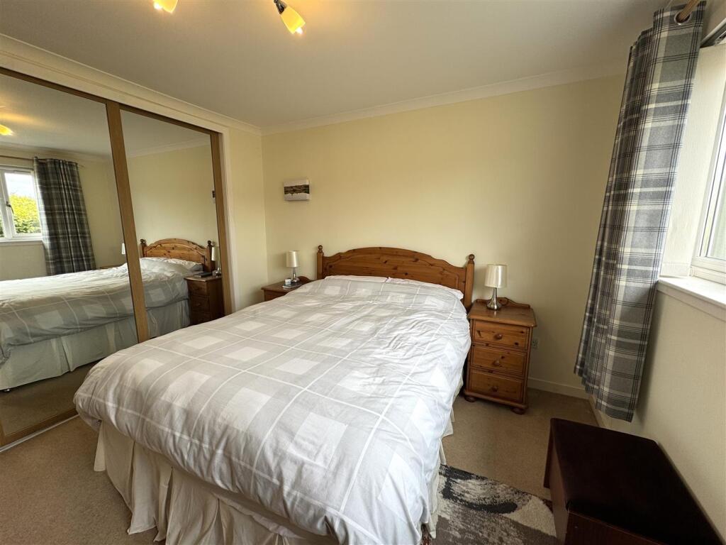 BEDROOM 1.JPG