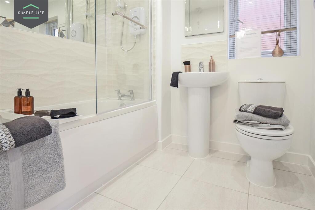 Haxby_bathroom.jpg